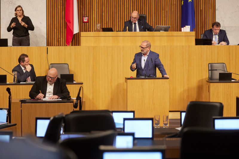 Am Rednerpult Nationalratsabgeordneter Dietmar Keck (SPÖ)