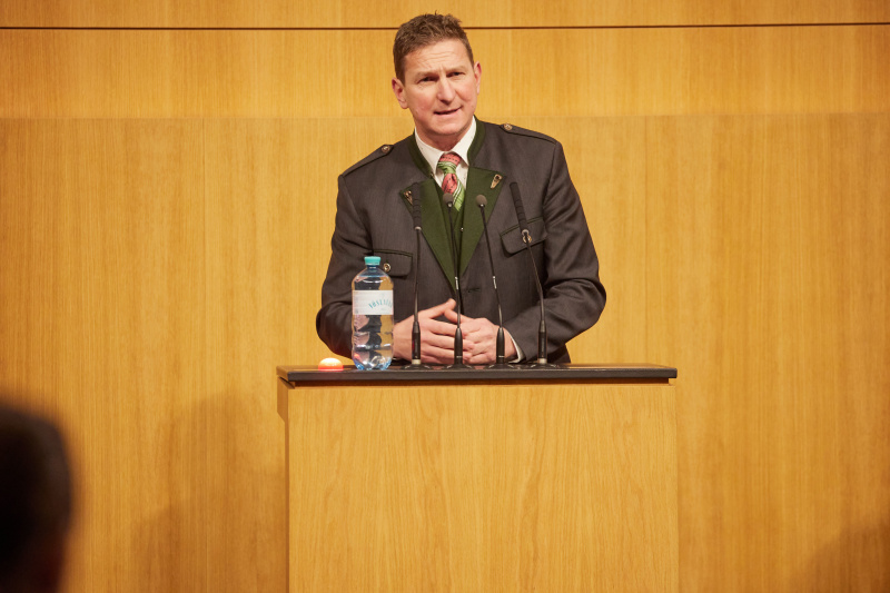 Am Rednerpult Nationalratsabgeordneter Andreas Kühberger (ÖVP)