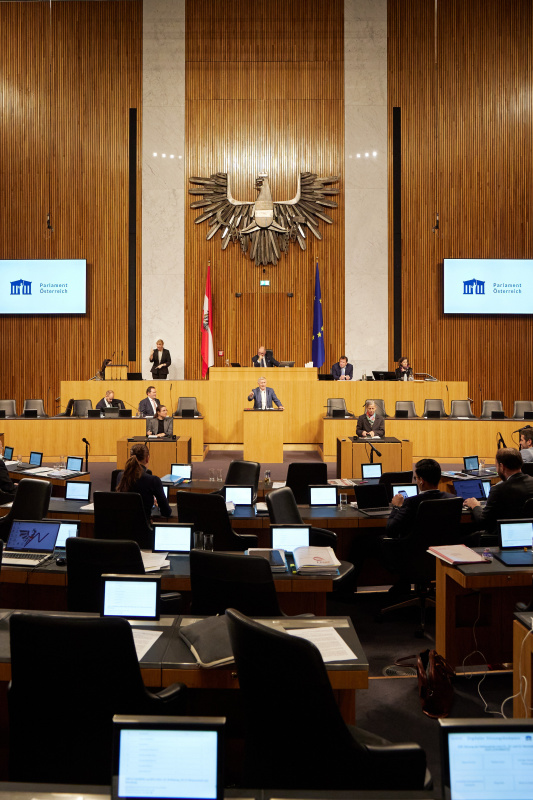 Am Rednerpult Nationalratsabgeordneter Franz Leonhard Eßl (ÖVP)