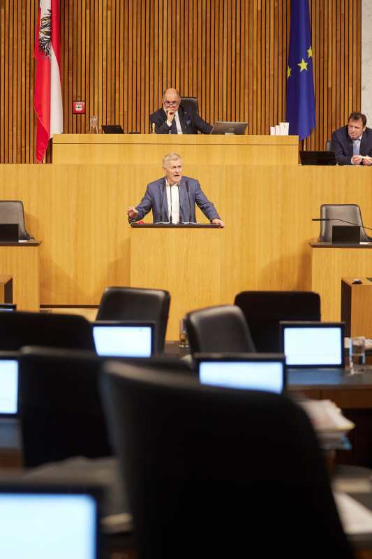 Am Rednerpult Nationalratsabgeordneter Franz Leonhard Eßl (ÖVP)