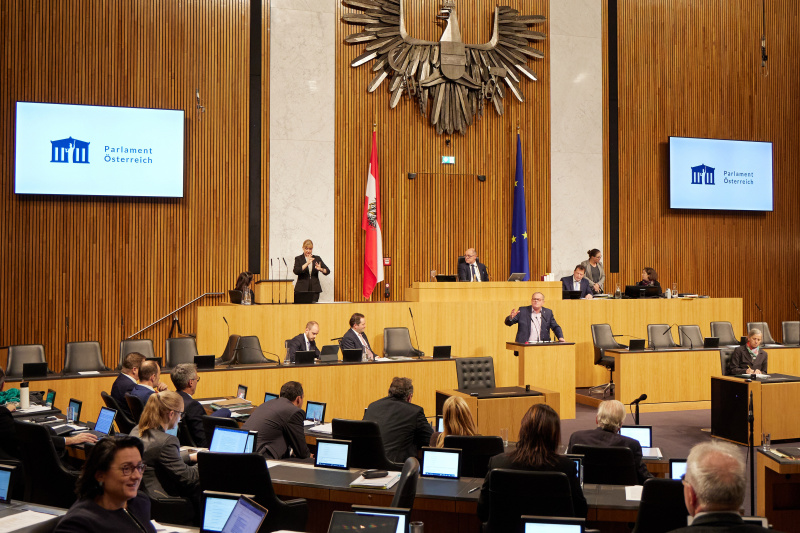 Am Rednerpult Nationalratsabgeordneter Klaus Köchl (SPÖ)