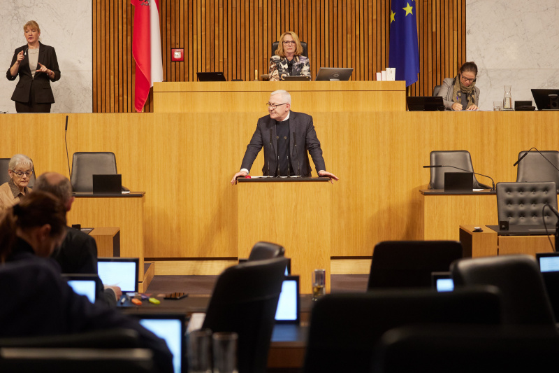 Am Rednerpult Nationalratsabgeordneter Martin Graf (FPÖ)