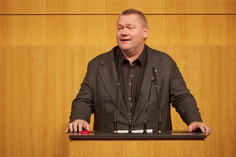 Am Rednerpult Nationalratsabgeordneter Michael Seemayer (SPÖ)