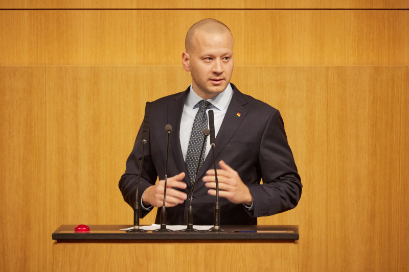 Am Rednerpult Nationalratsabgeordneter Maximilian Köllner (SPÖ)