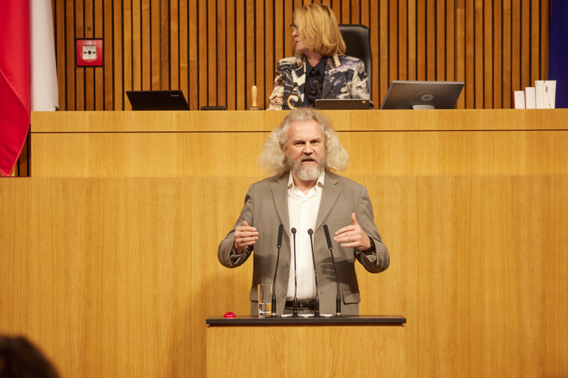 Am Rednerpult Nationalratsabgeordneter Martin Litschauer (GRÜNE)