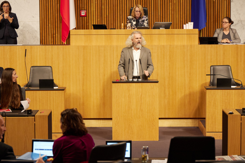 Am Rednerpult Nationalratsabgeordneter Martin Litschauer (GRÜNE)