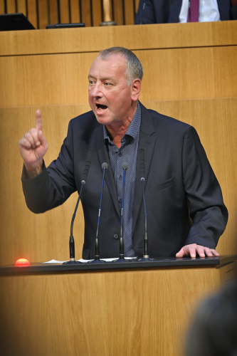 Am Rednerpult: Nationalratsabgeordneter Wolfgang Zanger (FPÖ)