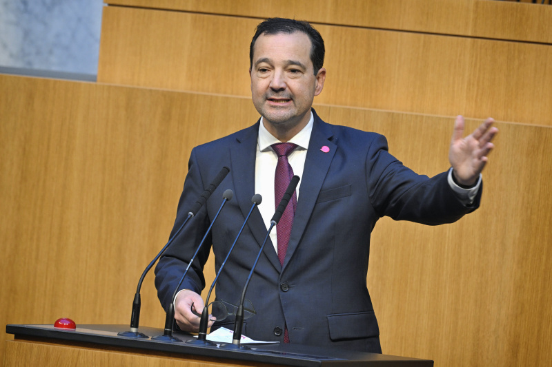 Am Rednerpult: Nationalratsabgeordneter Gerald Loacker (NEOS)