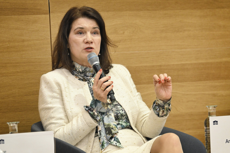 Podiumsdiskussion. Am Wort Außenministerin a.D. Schwedens Ann Linde