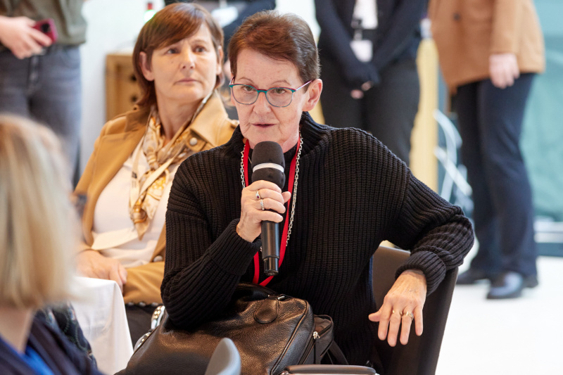 Am Wort Bundesrätin Elisabeth Grimling (SPÖ)