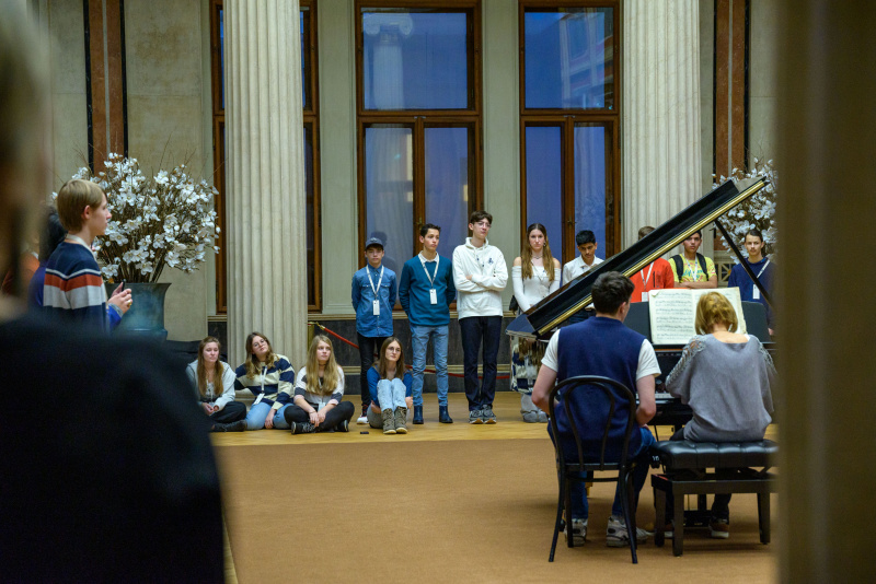 Klavierkonzert im Empfangssalon als Auftakt des Jugendparlaments