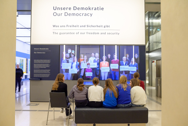 Schüler:innen in der Agora