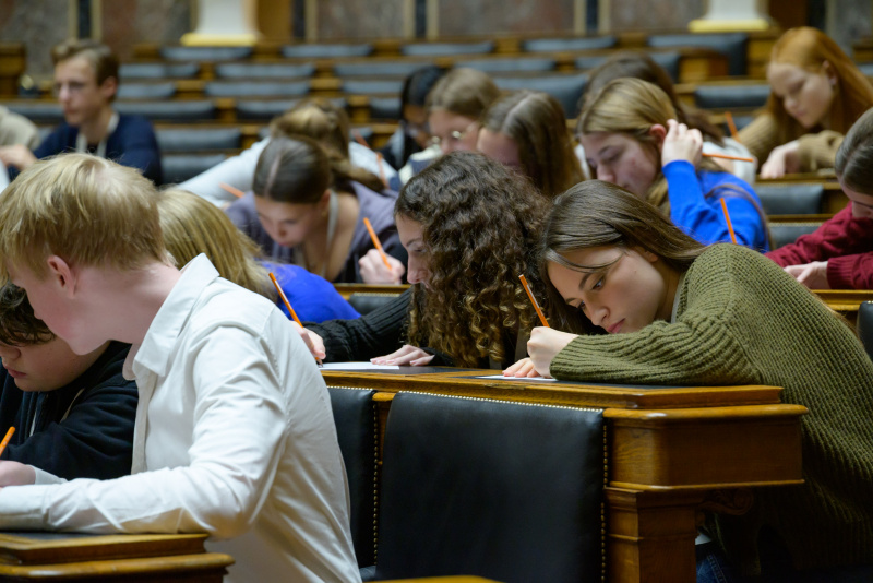 Schüler:innen bei der Projektarbeit