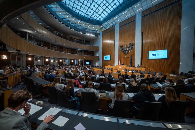 Plenarsitzung zum Abschluss des Jugendparlaments