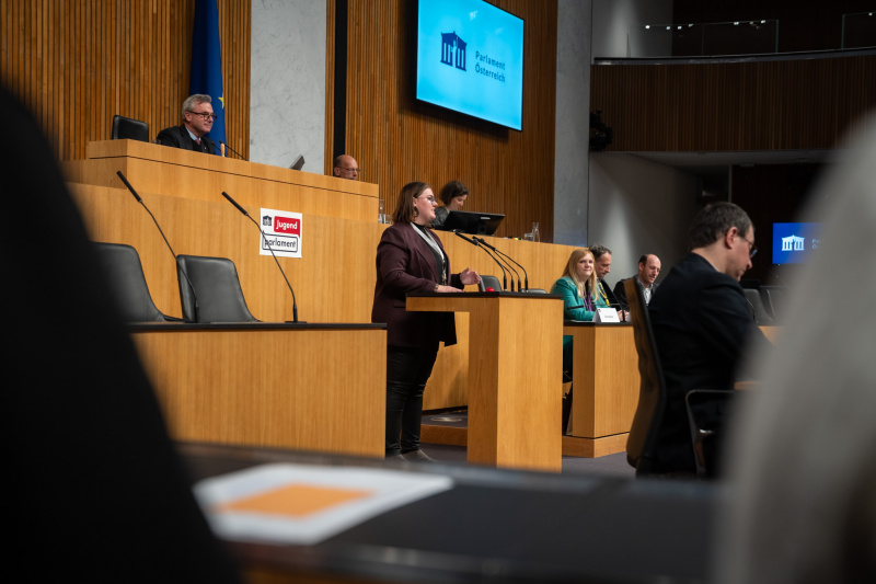 am Rednerpult Nationalratsabgeordnete Carina Reiter (ÖVP)