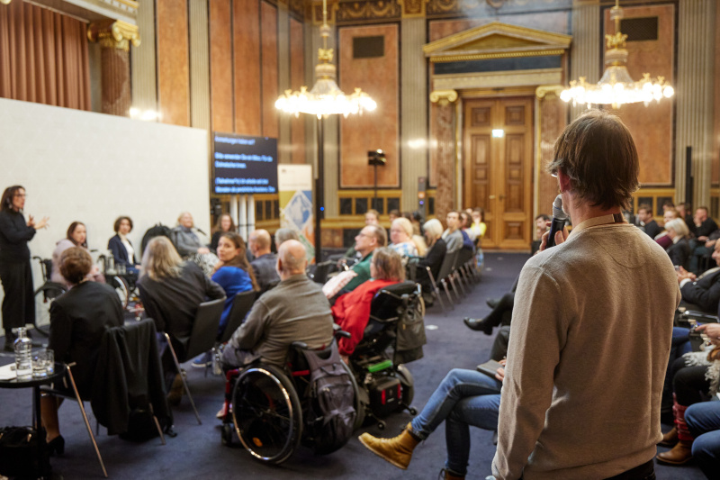 Diskussionsrunde mit Veranstaltunsteilnehmer:innen