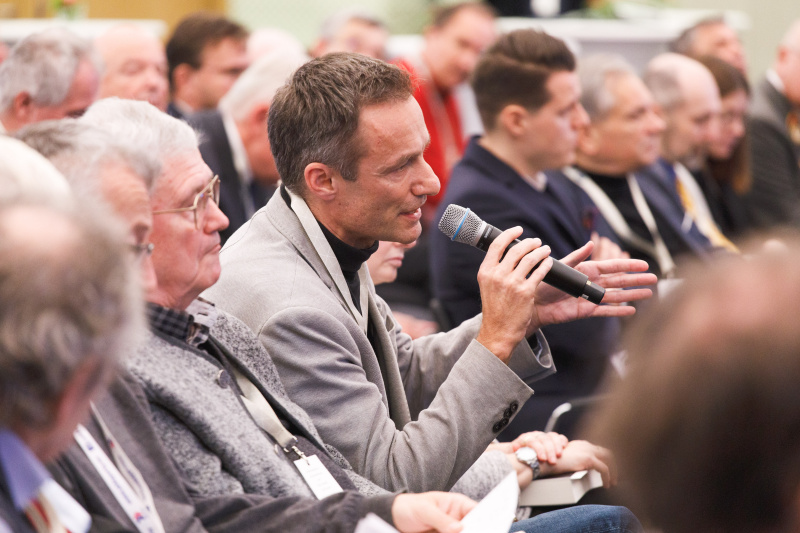 Veranstaltungsteilnehmer am Wort