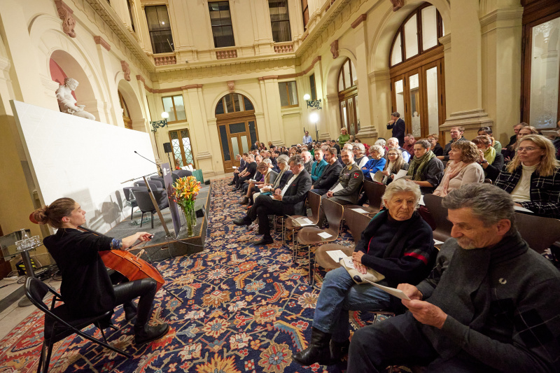 Musik Sophie Abraham