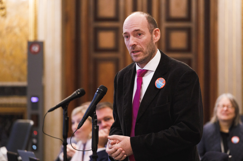 Am Rednerpult Karl-Arthur Arlamovsky (NEOS)