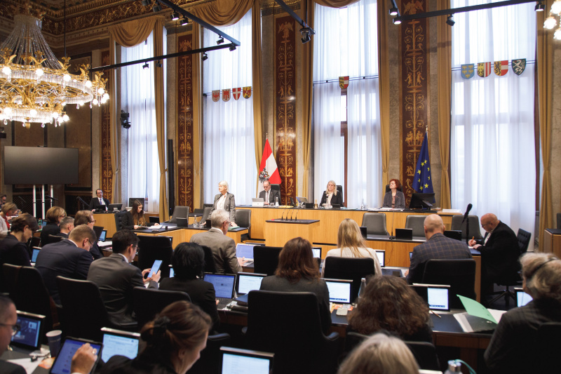 Auf der Regierungsbank: Bundesministerin für Landesverteidigung Klaudia Tanner (ÖVP)