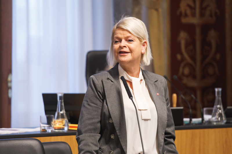 Auf der Regierungsbank: Bundesministerin für Landesverteidigung Klaudia Tanner (ÖVP)