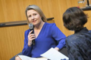 Panel 2 DIALOG verbindet. Bundesministerien im Gespräch. Integrationsministerin Susanne Raab (ÖVP)