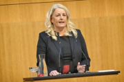 Begrüßungsworte. Bundesratspräsidentin Claudia Arpa (SPÖ)