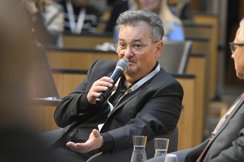 Panel 1 DIALOG verbindet. Blickpunkt Volksgruppenbeiräte. Vertreter Volksgruppe der Roma Emmerich Gärtner-Horvath