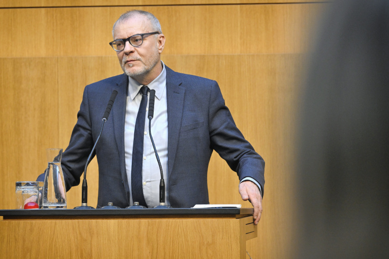 DIALOG verbindet - Statements der Bereichssprecher:innen. Am Rednerpult Nationalratsabgeordneter Harald Troch (SPÖ)