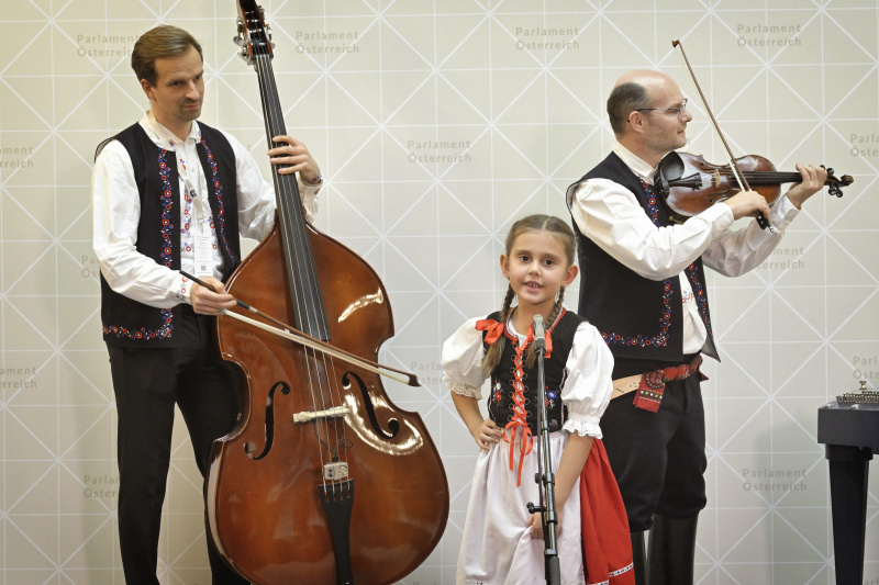 Kulturbeitrag der tschechischen Volksgruppe: Kinderfolkloregruppe „Marjanka“
