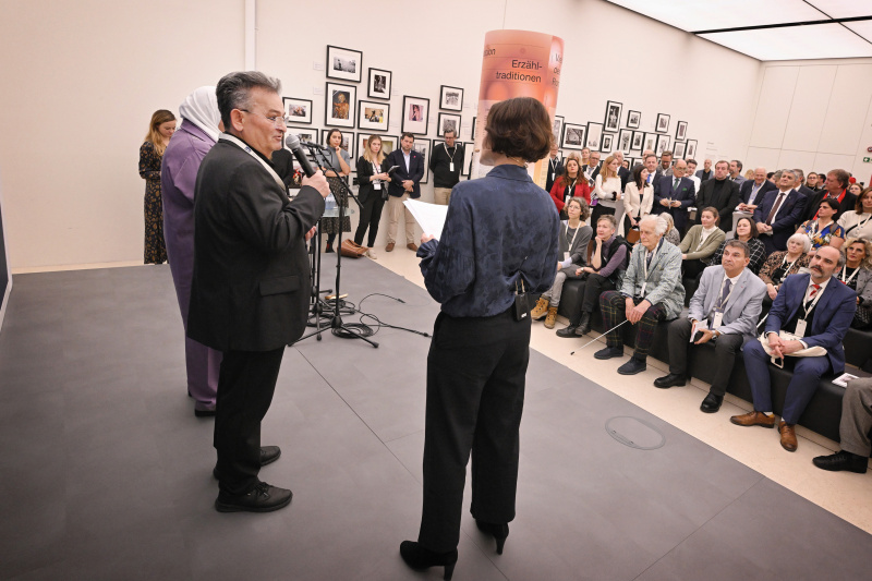 Blick Richtung Veranstaltungsteilnehmer:innen