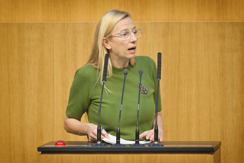 Am Rednerpult: Nationalratsabgeordnete Juliane Bogner-Strauß (ÖVP)