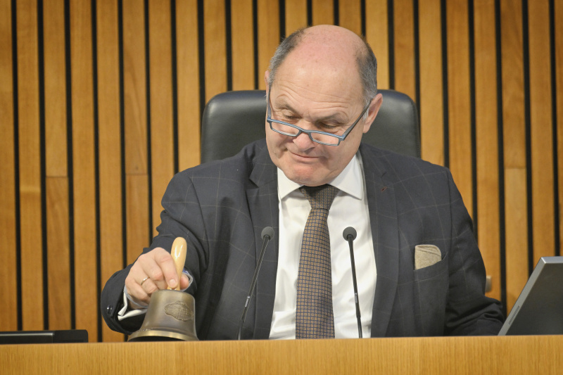 Am Präsidium Nationalratspräsident Wolfgang Sobotka (ÖVP)