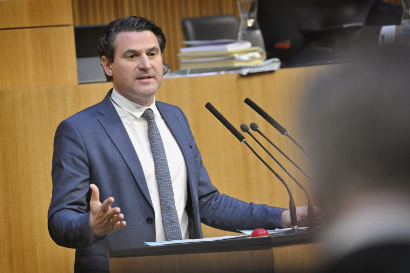 Am Rednerpult: Nationalratsabgeordneter Christoph Zarits (ÖVP)