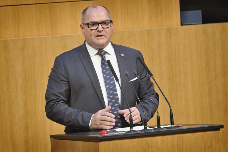 Am Rednerpult: Nationalratsabgeordneter Alois Schroll (SPÖ)