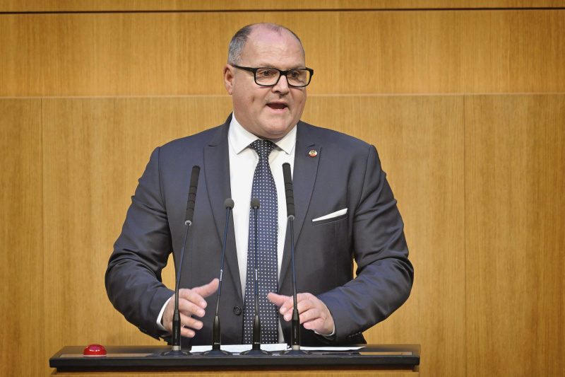 Am Rednerpult: Nationalratsabgeordneter Alois Schroll (SPÖ)