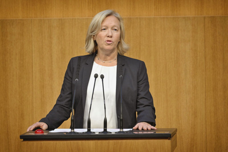 Am Rednerpult: Nationalratsabgeordnete Verena Nussbaum (SPÖ)