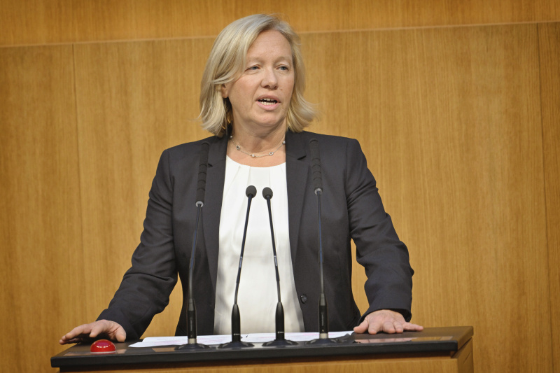 Am Rednerpult: Nationalratsabgeordnete Verena Nussbaum (SPÖ)