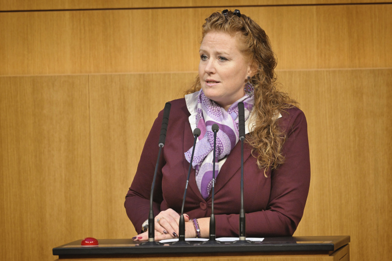 Am Rednerpult: Nationalratsabgeordnete Fiona Fiedler (NEOS)