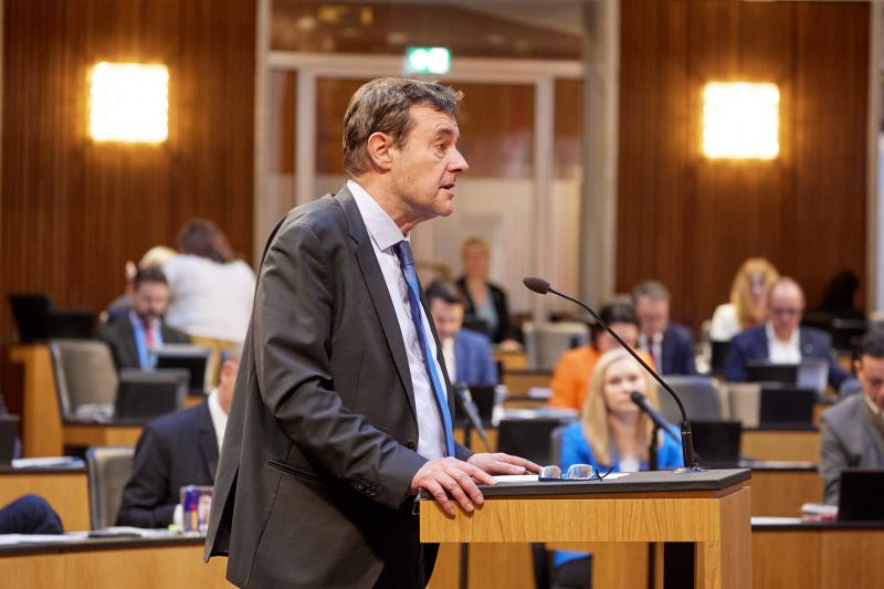 Fragesteller Nationalratsabgeordneter Georg Bürstmayr (GRÜNE)