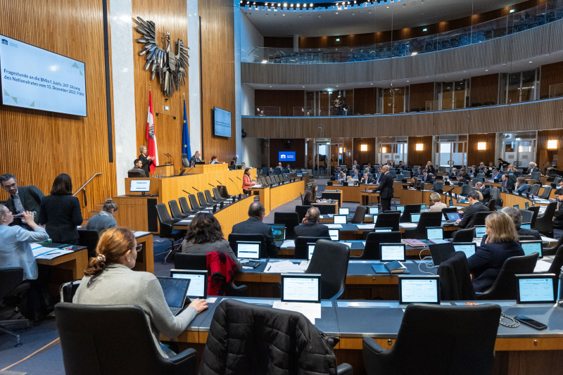 Fragesteller Nationalratsabgeordneter Harald Stefan (FPÖ)