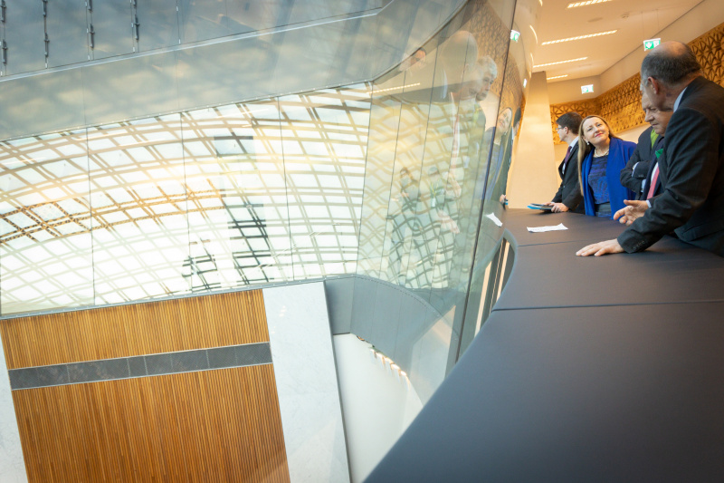 Parlamentsführung. Von links: Leiterin der Finanzkontrolle des Fürstentums Liechtenstein Cornelia Lang, Präsident des Landtages des Fürstentums Liechtenstein Albert Frick, Nationalratspräsident Wolfgang Sobotka (ÖVP)