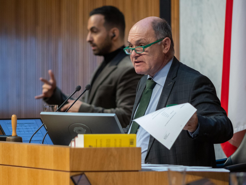 Am Präsidium Nationalratspräsident Wolfgang Sobotka (ÖVP)