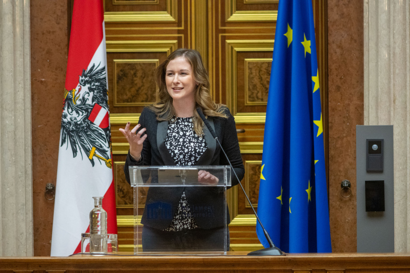 Ansprache zur Würdigung des Ehrenamts. Staatssekretärin Claudia Plakolm (ÖVP)