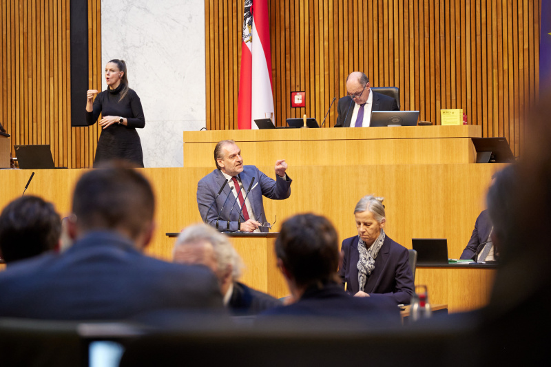 Am Rednerpult Nationalratsabgeordneter Andreas Kollross (SPÖ)