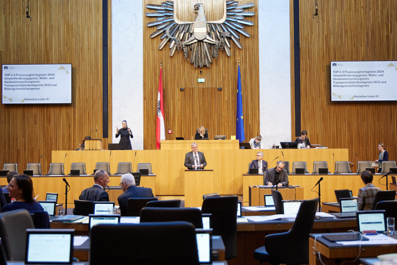 Am Rednerpult Nationalratsabgeordneter Maximilian Linder (FPÖ)
