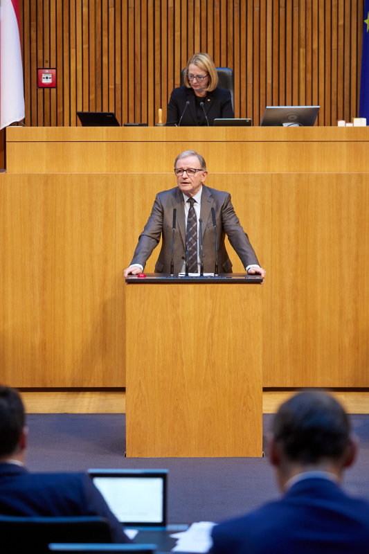 Am Rednerpult Nationalratsabgeordneter Karlheinz Kopf (ÖVP)