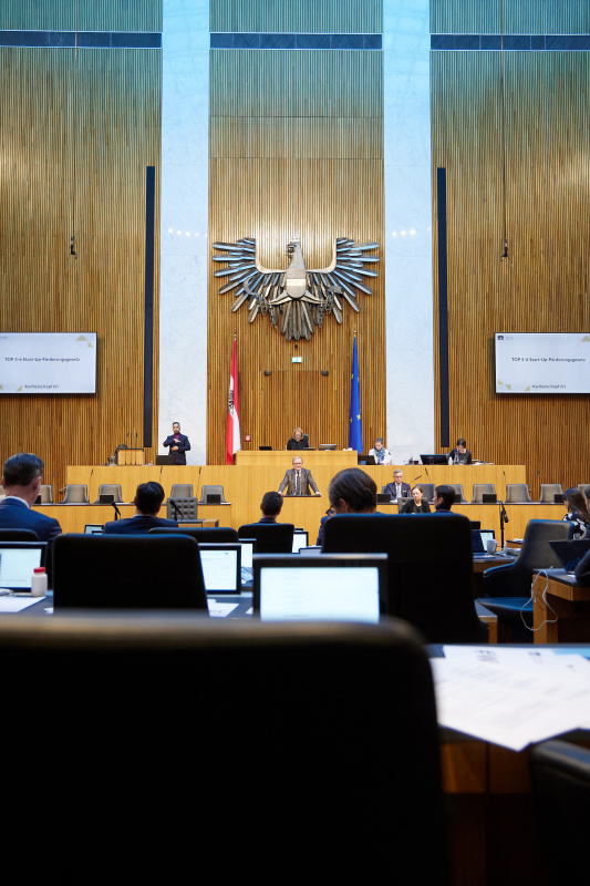 Am Rednerpult Nationalratsabgeordneter Karlheinz Kopf (ÖVP)