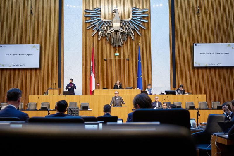 Am Rednerpult Nationalratsabgeordneter Karlheinz Kopf (ÖVP)