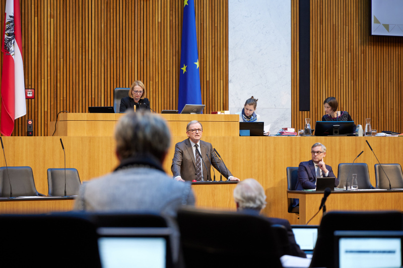 Am Rednerpult Nationalratsabgeordneter Karlheinz Kopf (ÖVP)